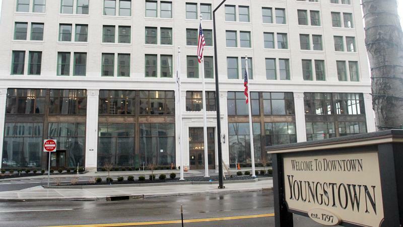Doubletree By Hilton Youngstown Downtown Exterior foto